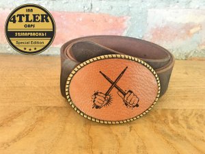 Gürtelschnalle mit  Schlagzeuger Logo